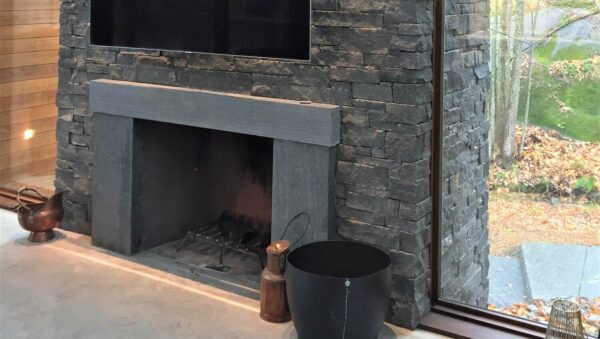 ERTHCOVERINGS MOUNTAIN LEDGESTONE WEST RIDGE ON FIREPLACE