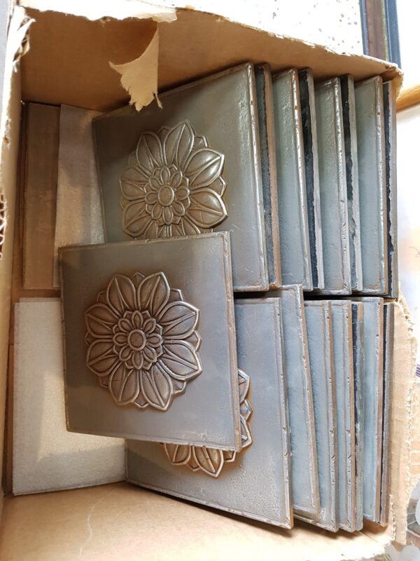 main bath accent tiles HFH