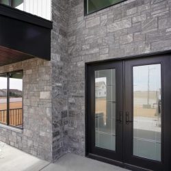 Stonerox Raven natural stone veneer | Stylish Fireplaces